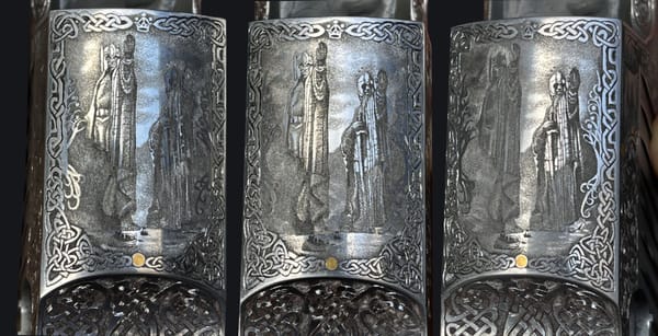 Lauf der Desert Eagle mit gravierten Türmen von Minas Tirith, drei Ansichten