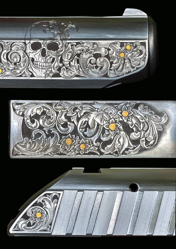 Gravierter Pistolenschlitten mit Totenkopf, Akanthusornament und Goldeinlagen, drei Ansichten