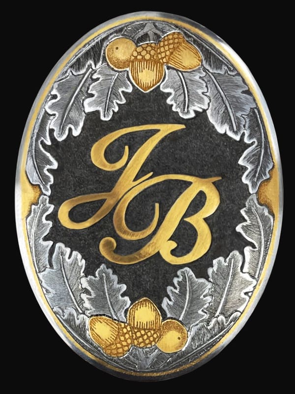Griffkappe mit goldenen Initialen JB, Eichenlaub und Eicheln
